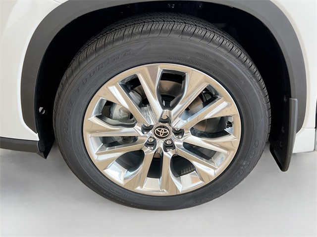 2025 Toyota Highlander Limited photo 33