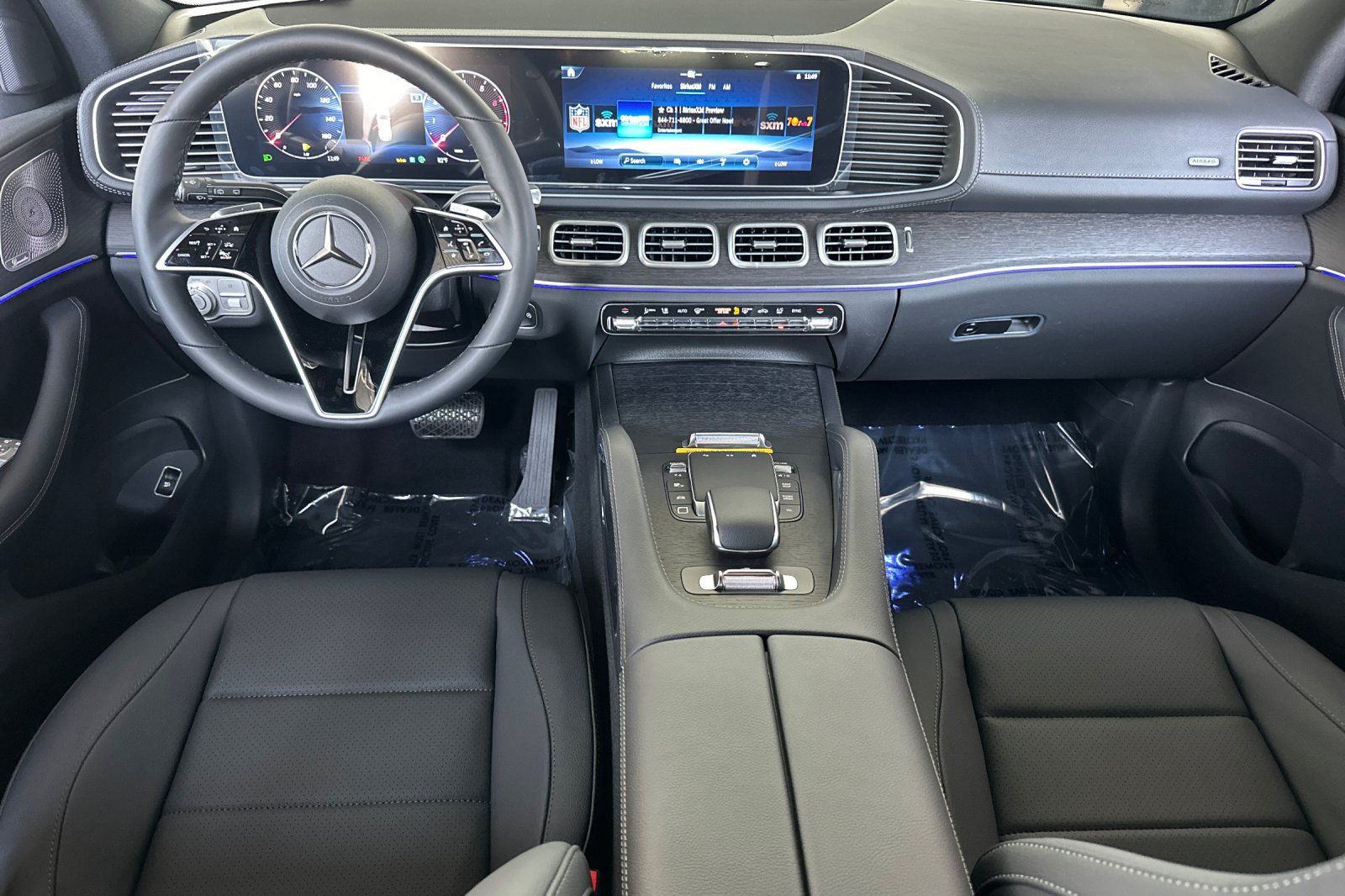 2025 Mercedes Benz GLS 450 4MATIC photo 3