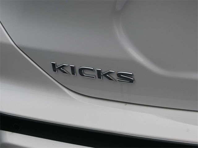 2025 Nissan Kicks Play S photo 14