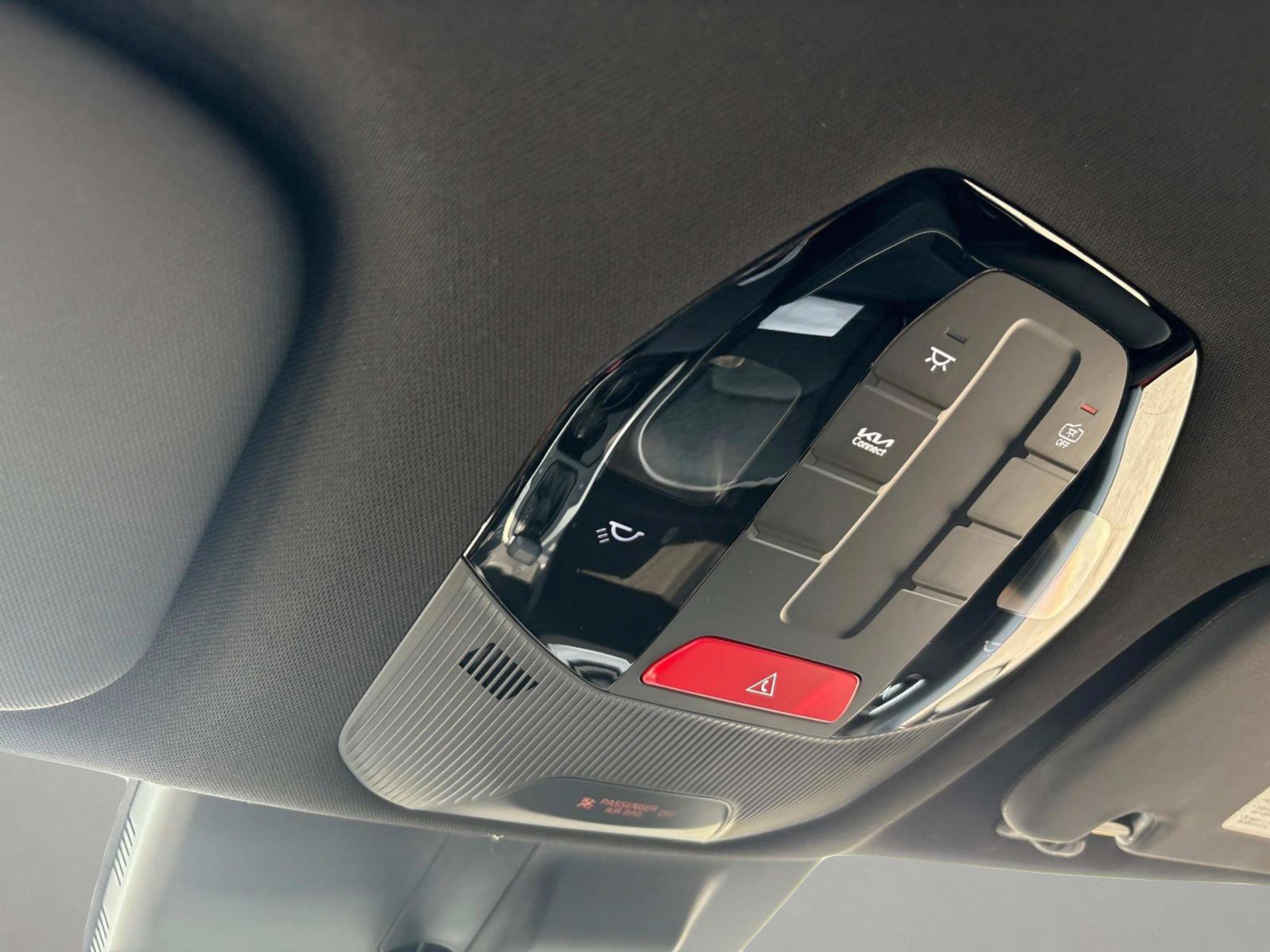 2025 Kia K4 GT-Line photo 28