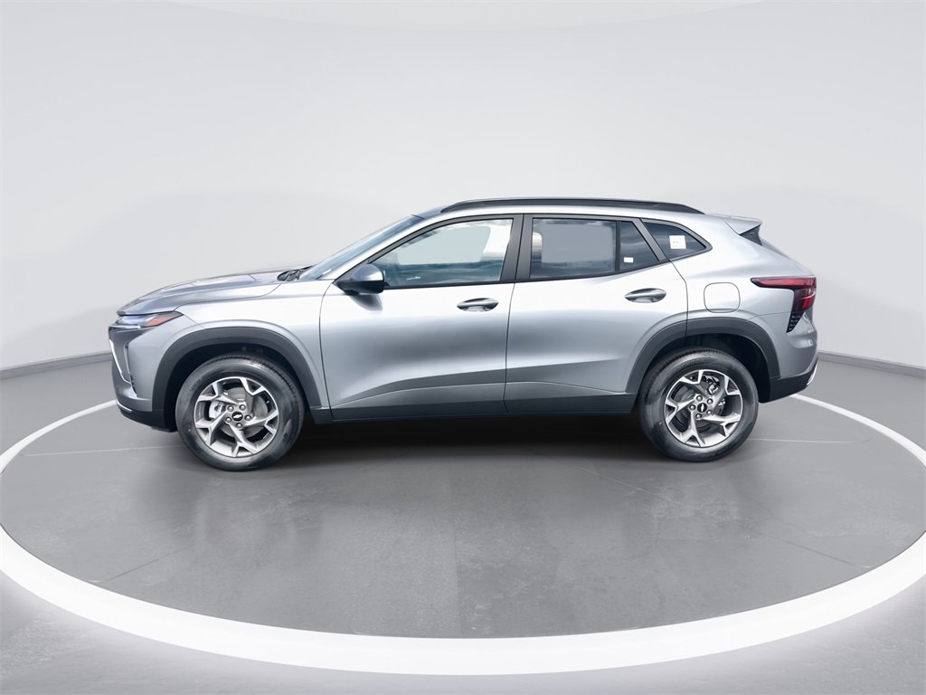 2025 Chevrolet Trax LT photo 5