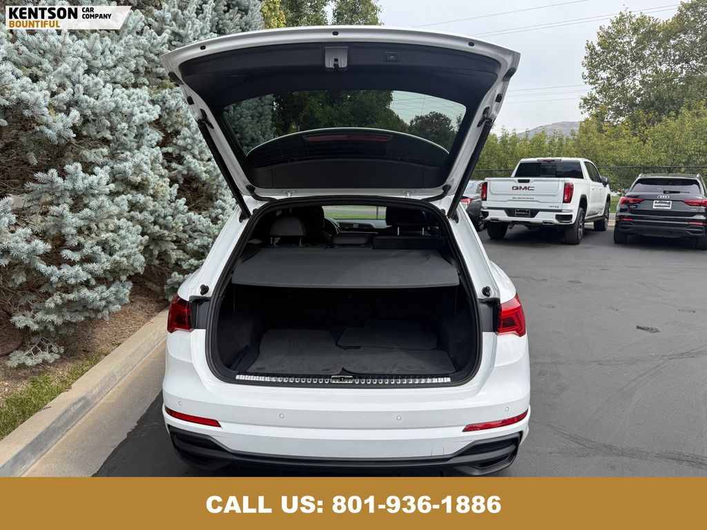 2025 Audi Q3 S line Premium photo 32