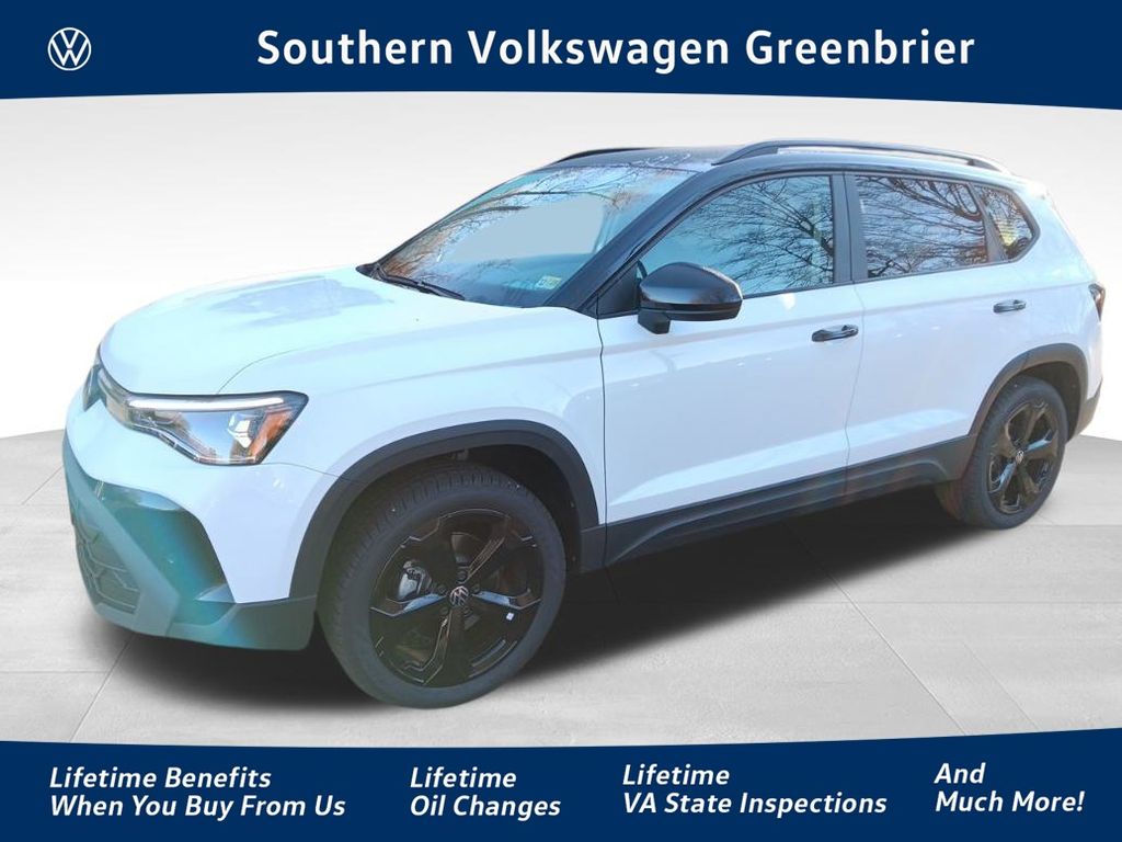 2025 Volkswagen Taos SE Black's photo