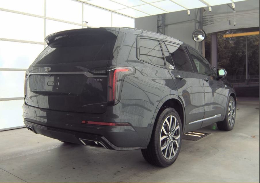 2022 Cadillac XT6 Sport photo 3