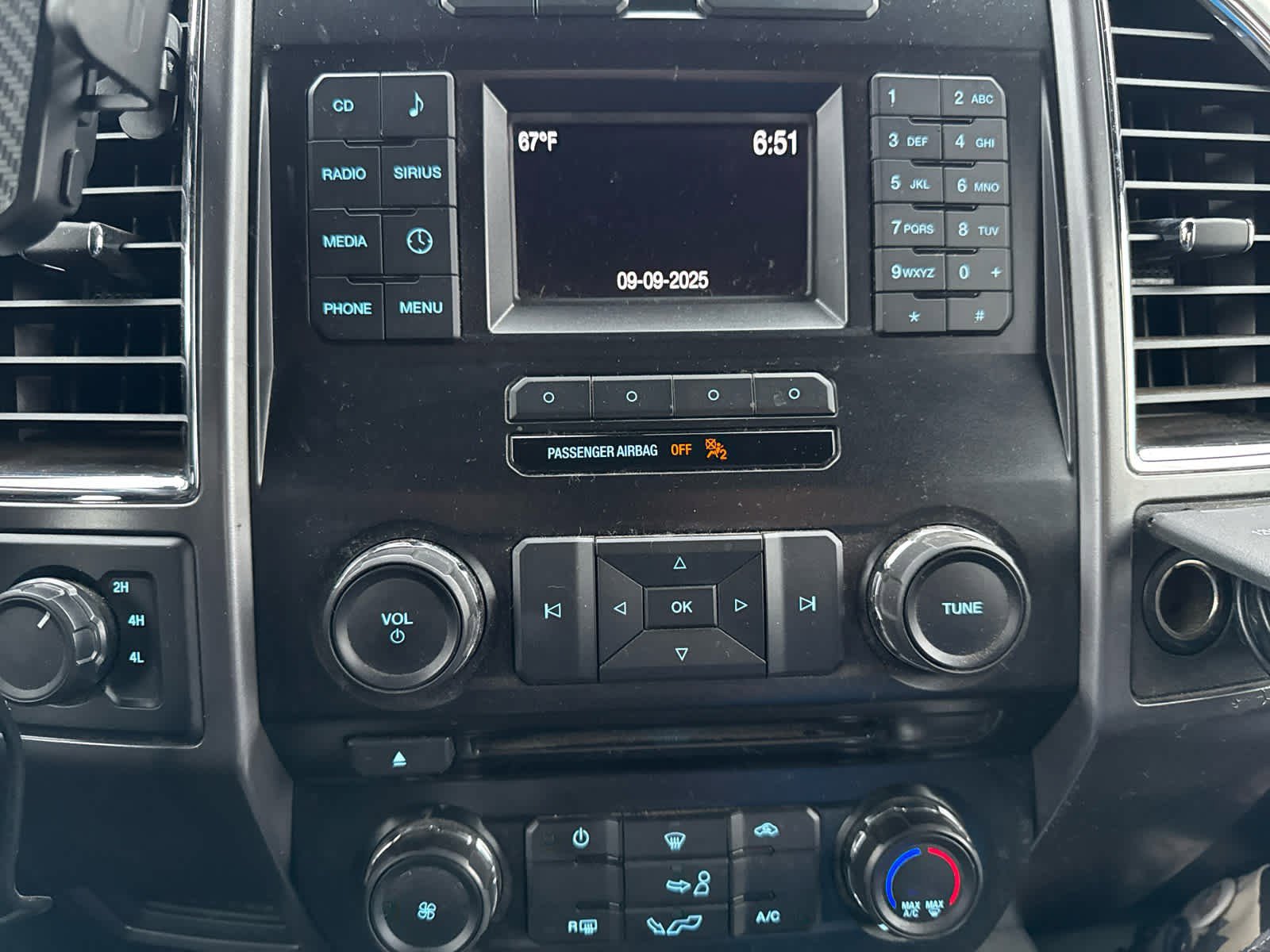 2015 Ford F-150 XLT photo 9