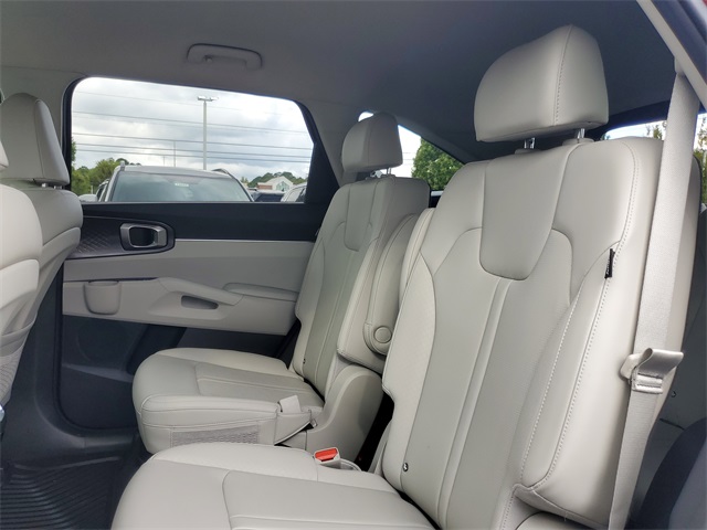 2025 Kia Sorento EX photo 9