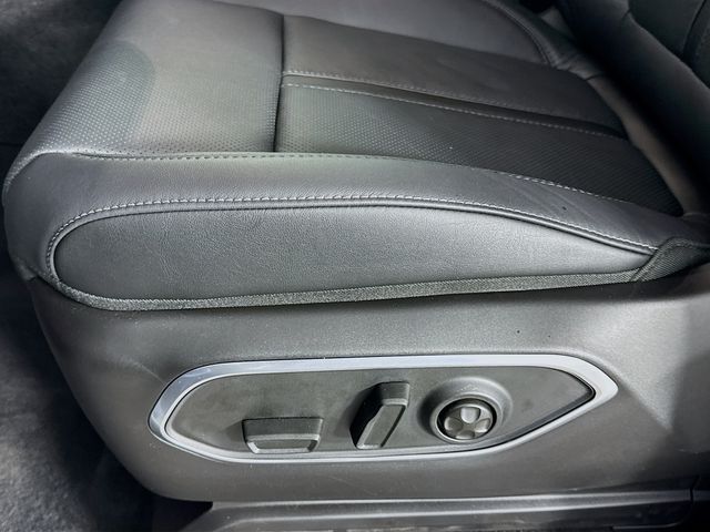 2025 Jeep Wagoneer L Series II Carbide photo 18