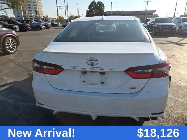 2021 Toyota Camry SE photo 4