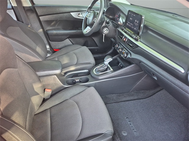 2022 Kia Forte LXS photo 24