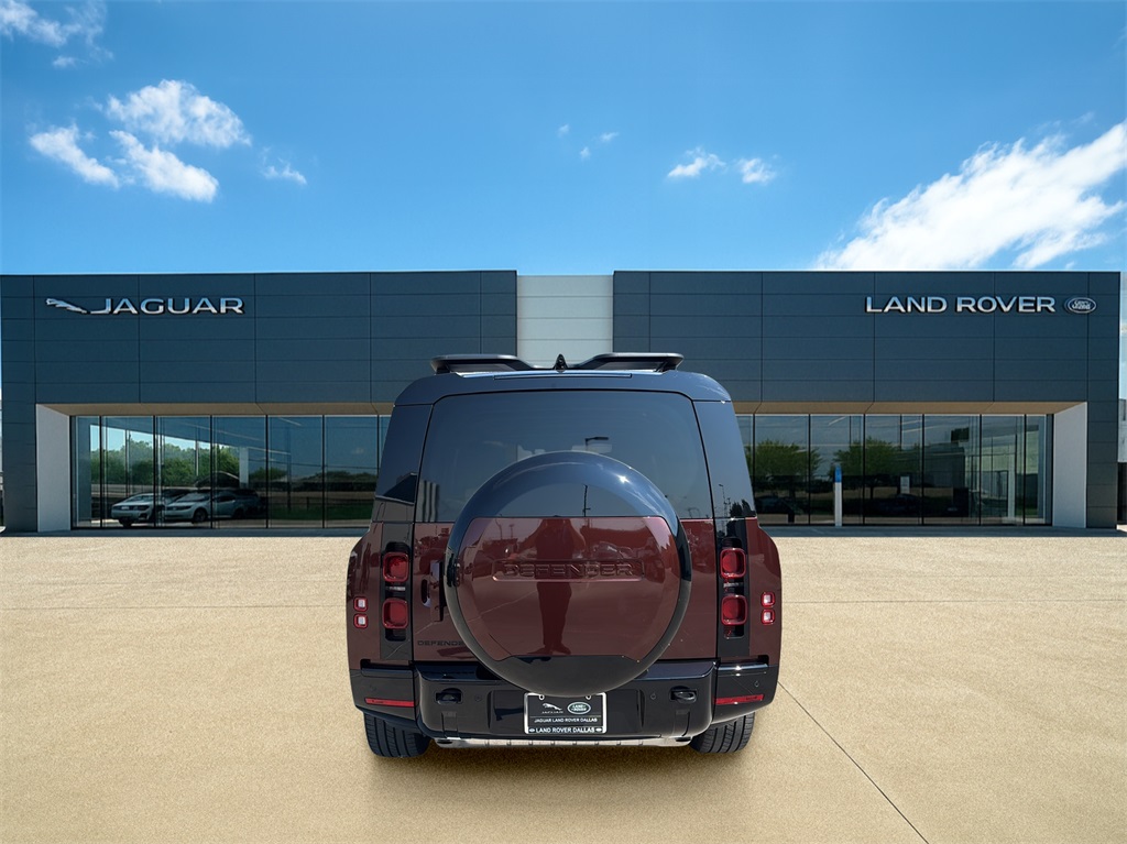 2025 Land Rover Defender 130 X-Dynamic SE photo 8