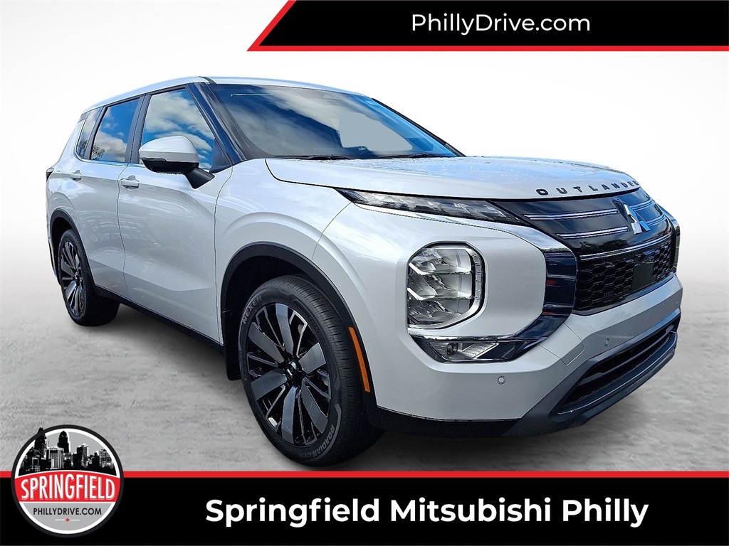 2025 Mitsubishi Outlander SE's photo