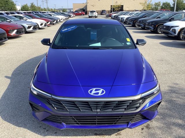 2025 Hyundai Elantra SEL Sport photo 2