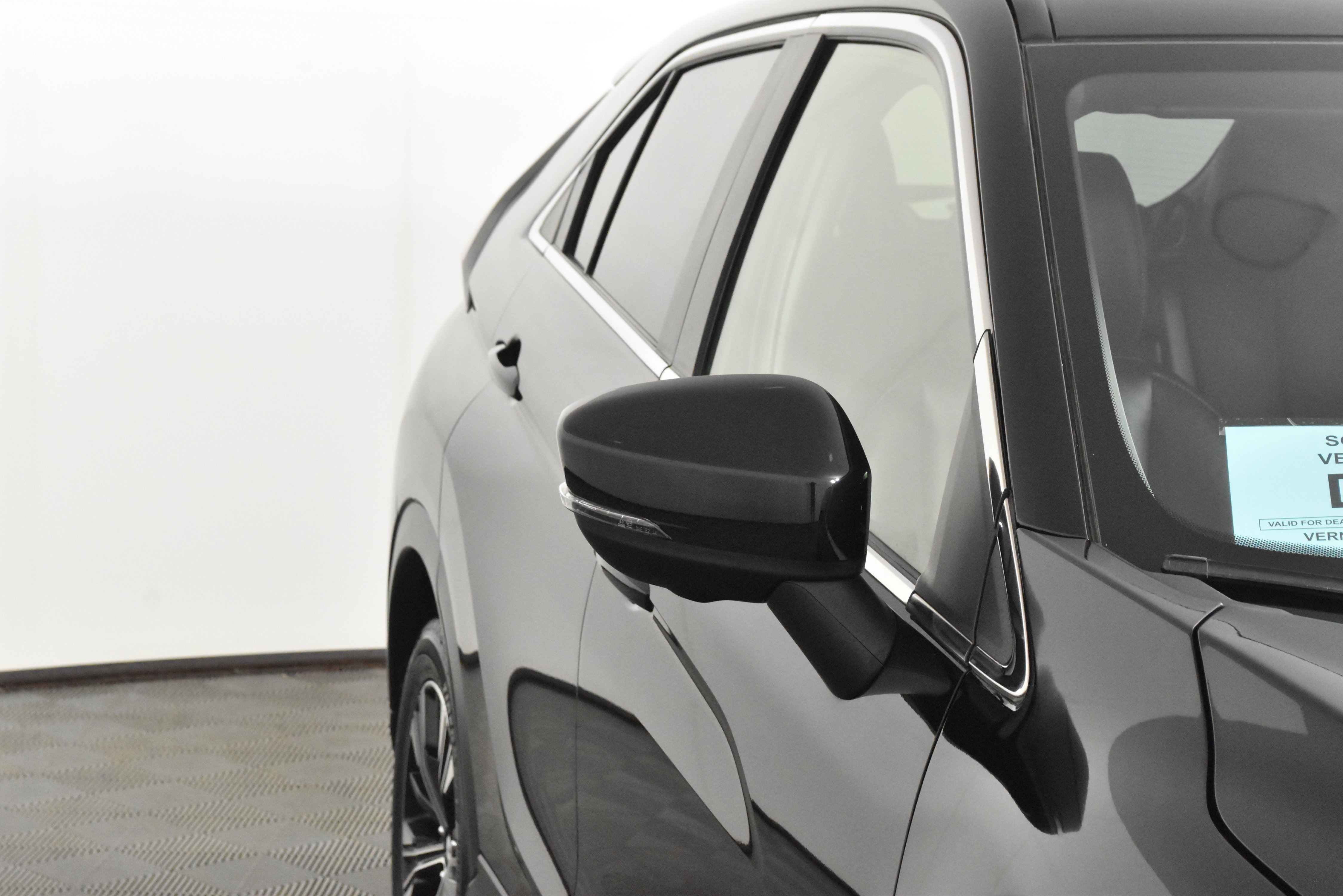 2022 Mitsubishi Eclipse Cross SE photo 2