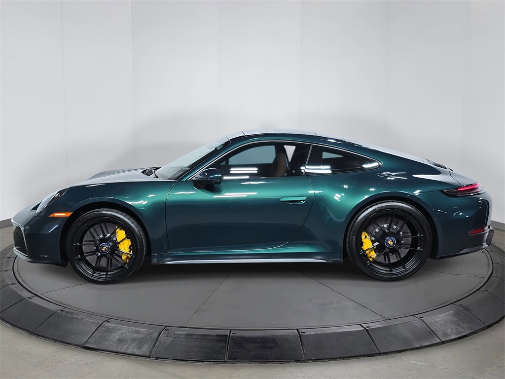 2025 Porsche 911 GTS photo 2