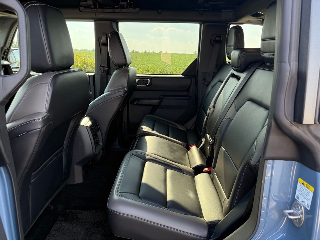 2025 Ford Bronco Outer Banks photo 6