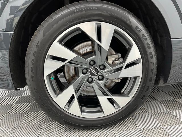 2022 Audi e-tron Premium photo 45