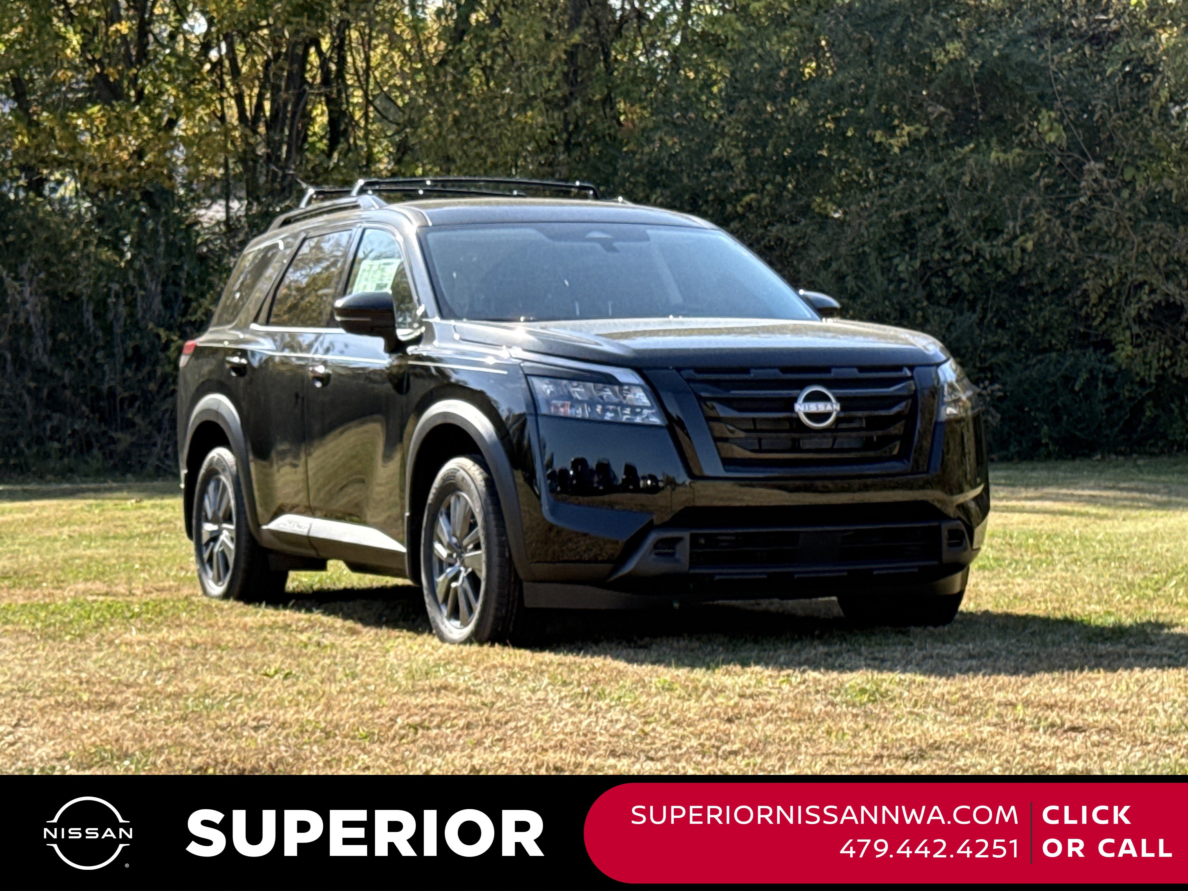 2025 Nissan Pathfinder SV's photo