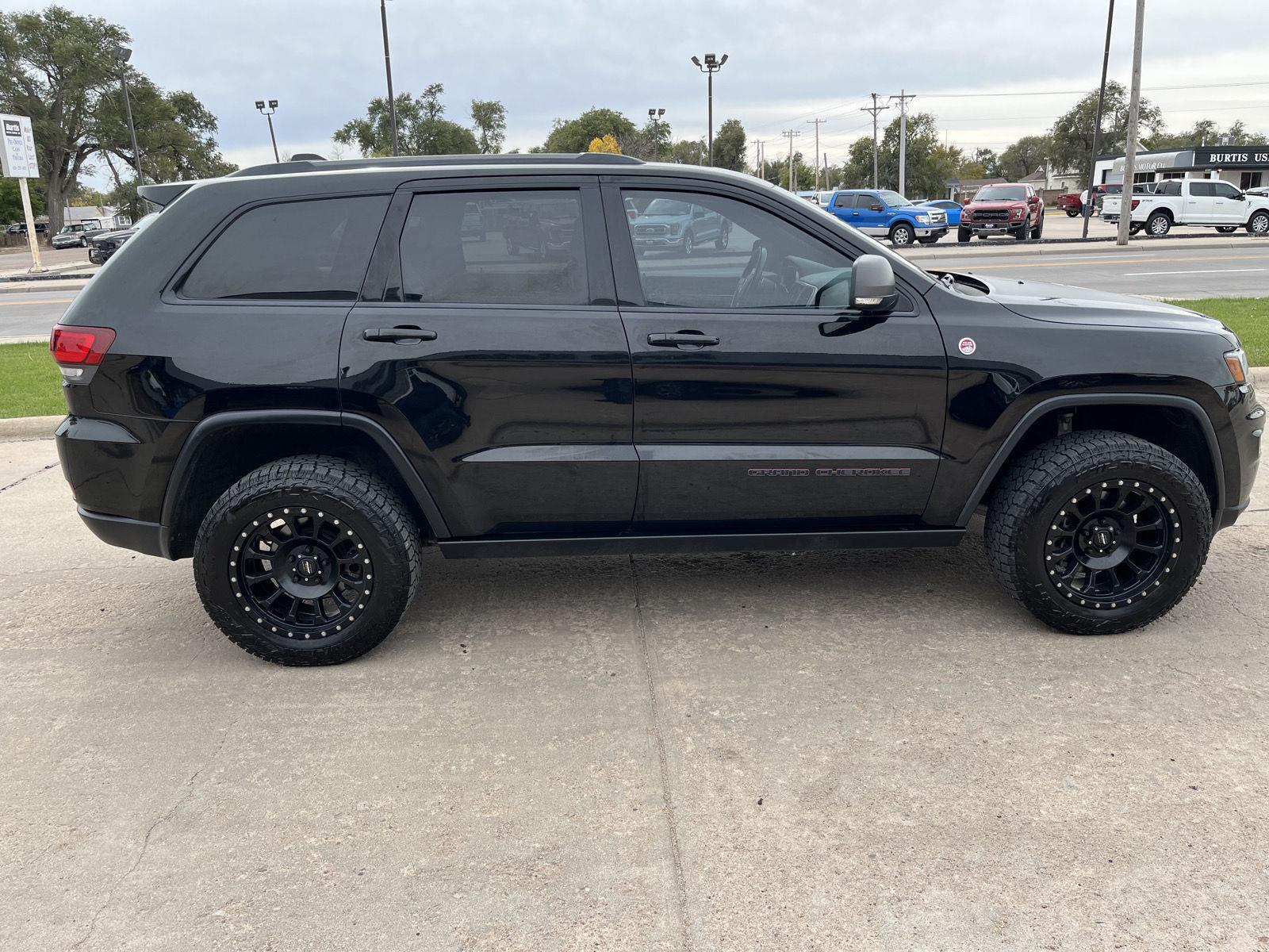 2018 Jeep Grand Cherokee Trailhawk photo 2