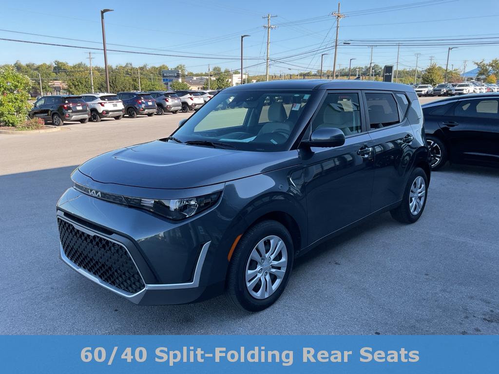 2023 Kia Soul LX photo 2