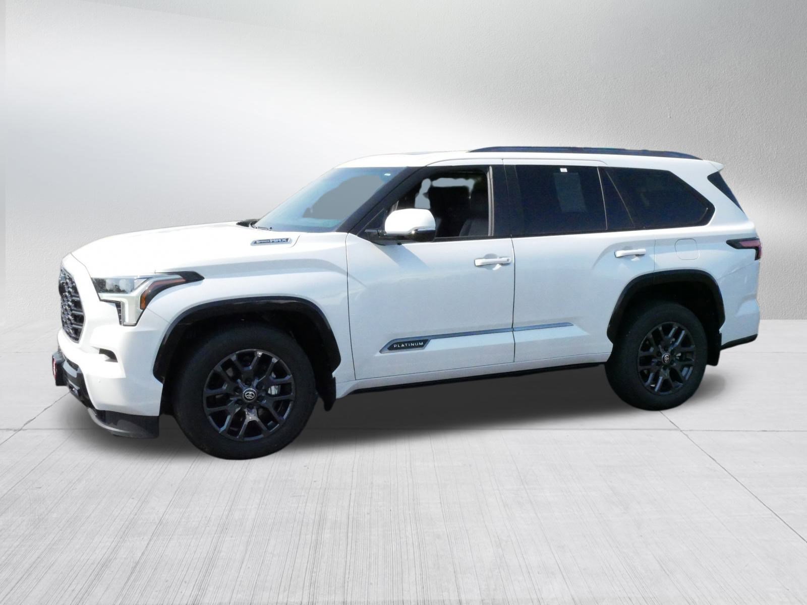 2025 Toyota Sequoia Platinum photo 3