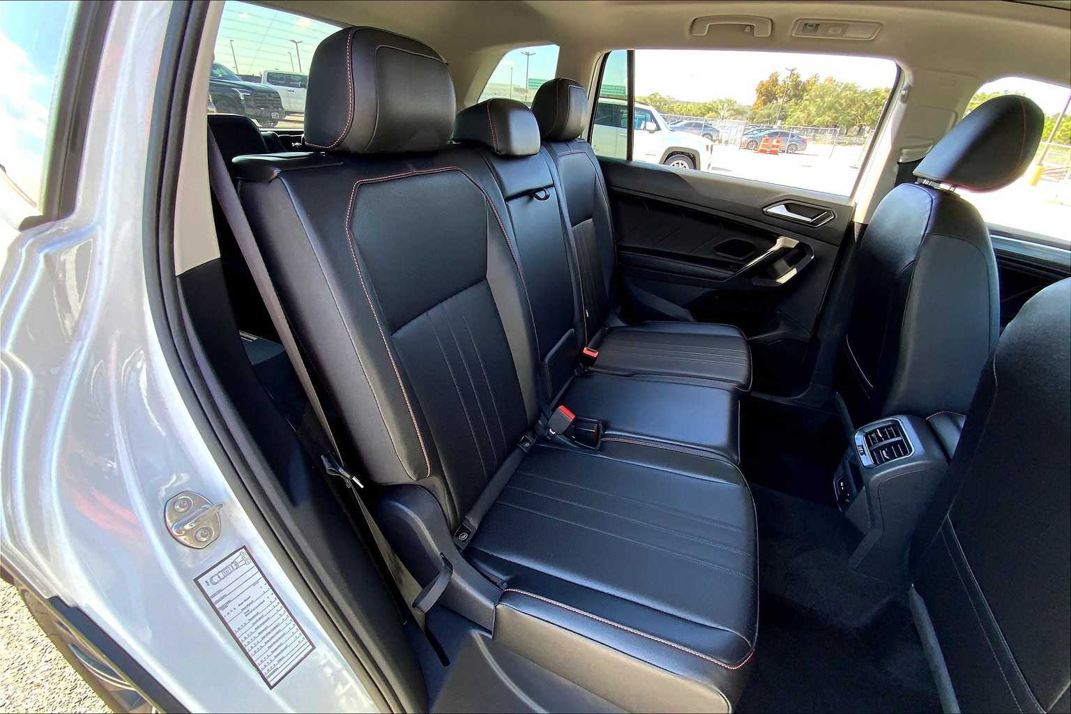 2024 Volkswagen Tiguan Wolfsburg Edition photo 16