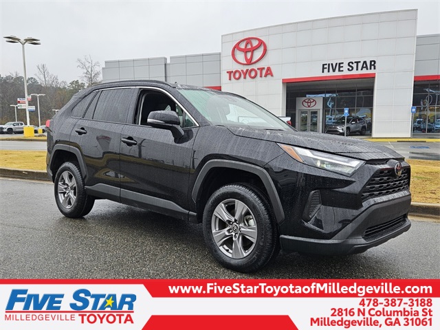 2024 Toyota RAV4 XLE's photo