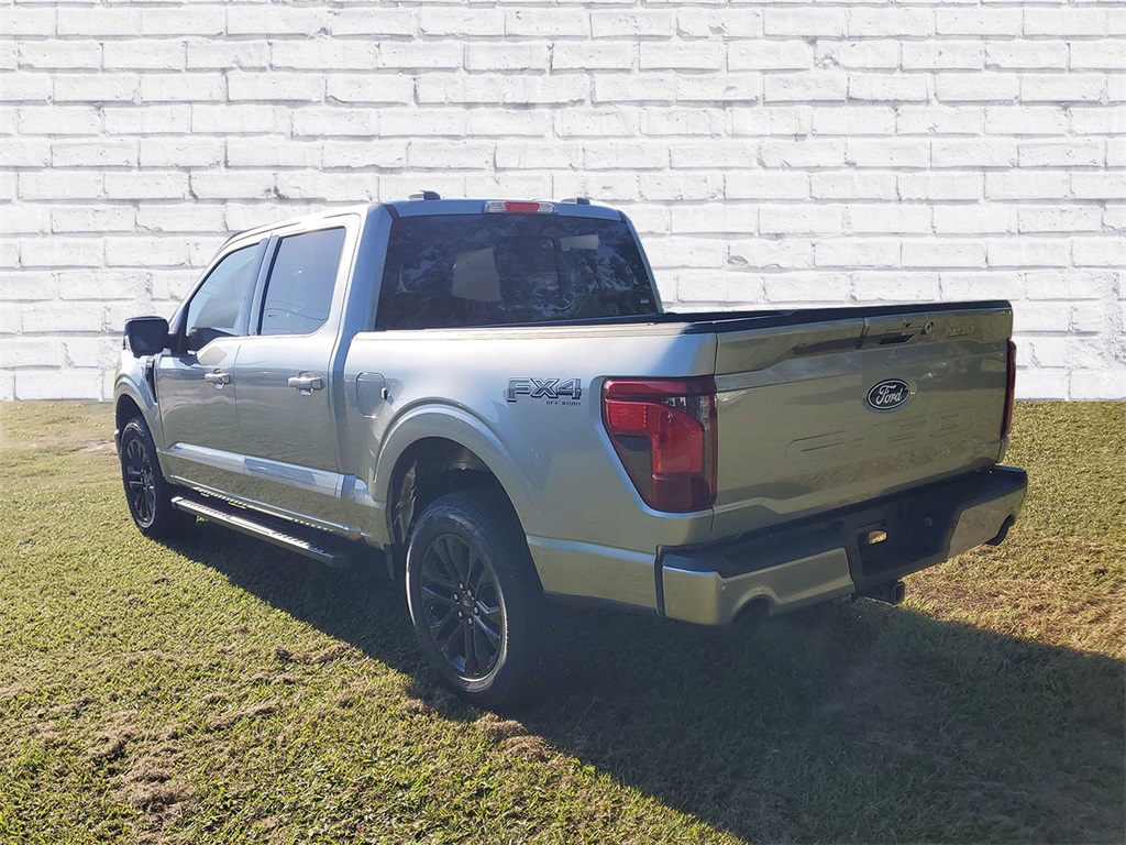 2025 Ford F-150 XLT photo 3