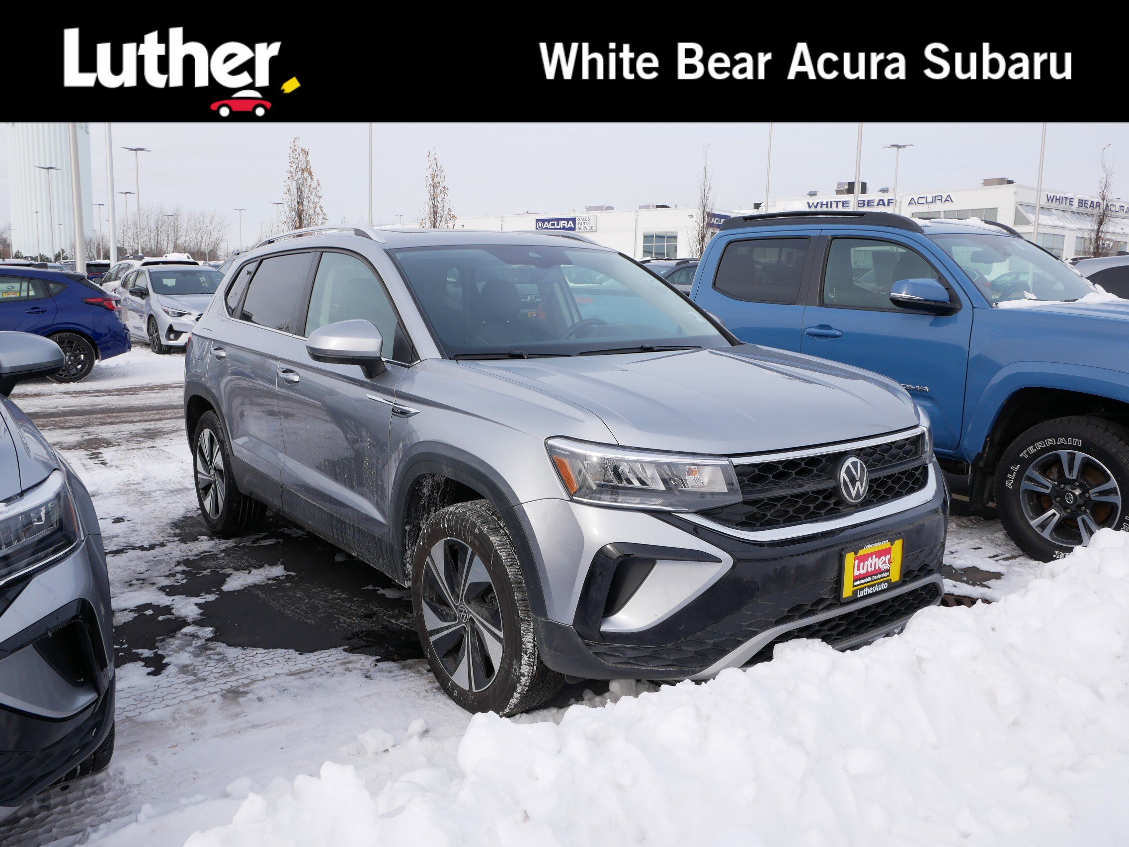 2024 Volkswagen Taos SE's photo