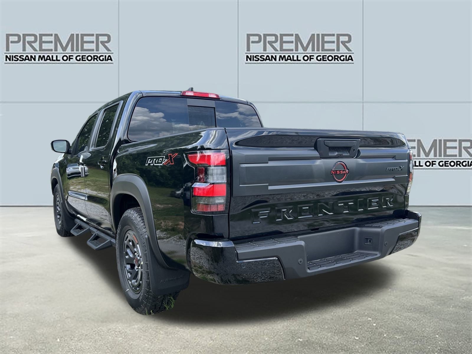 2025 Nissan Frontier PRO-X photo 3