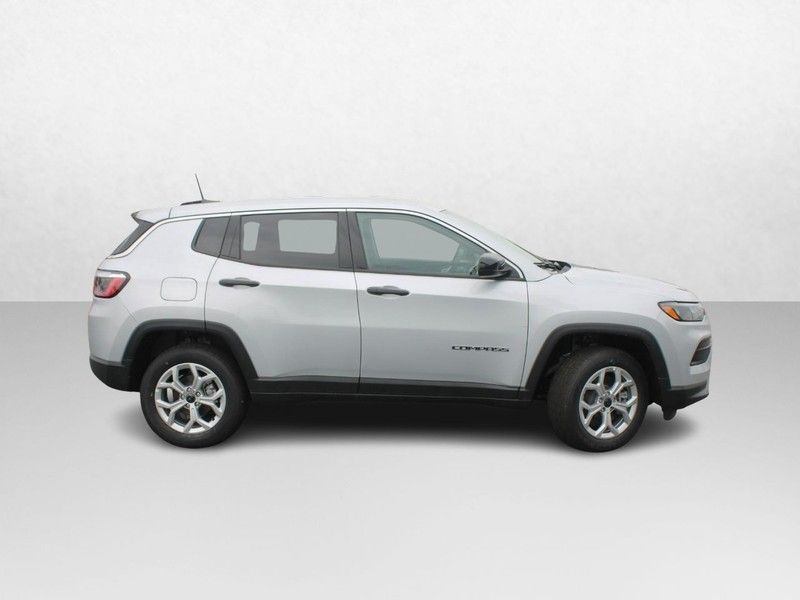 2025 Jeep Compass Sport photo 2