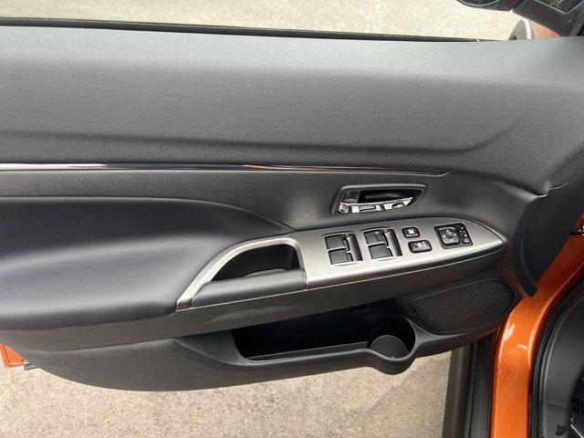 2024 Mitsubishi Outlander Sport SEL photo 3