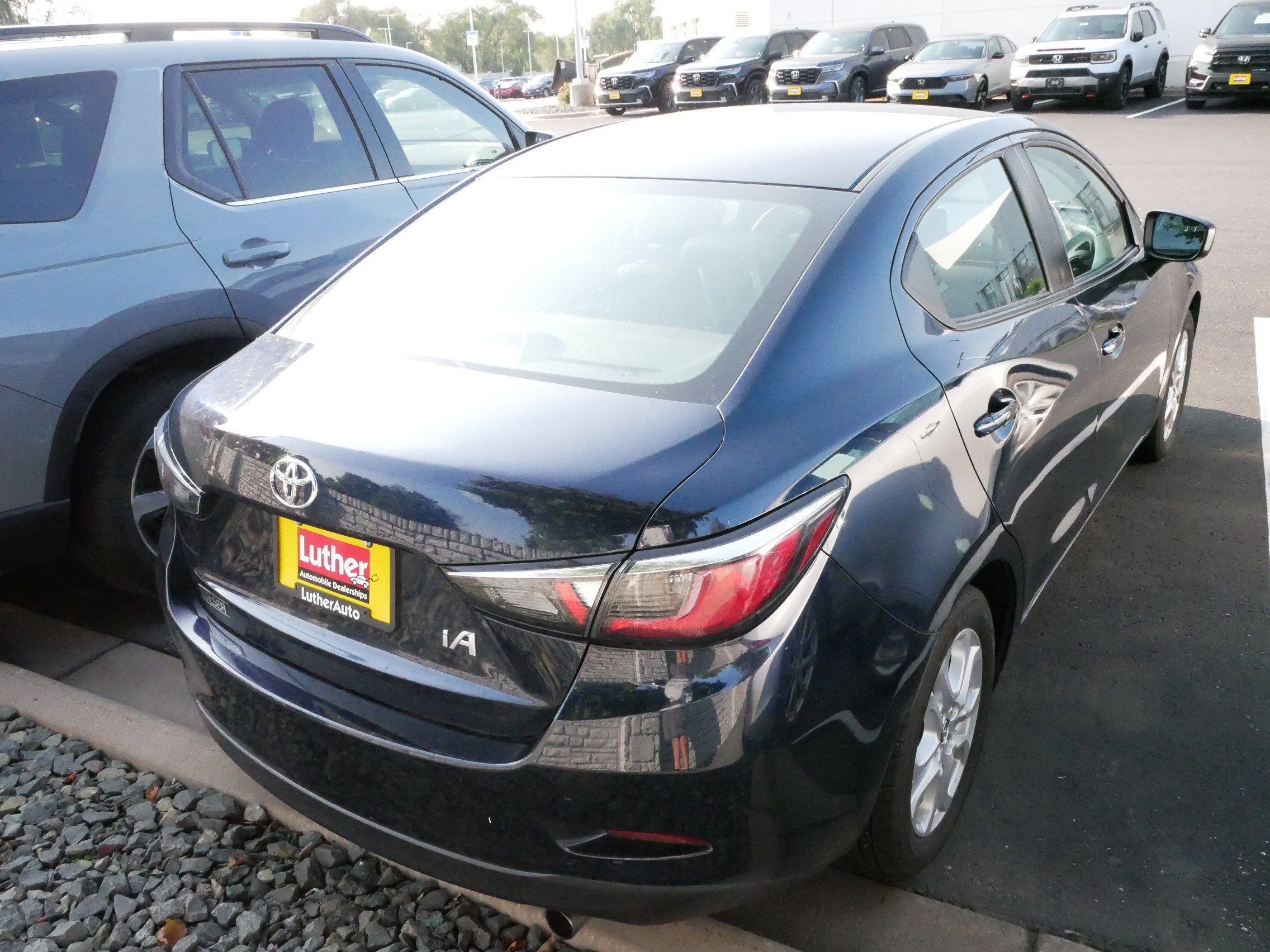 2017 Toyota Yaris iA photo 4