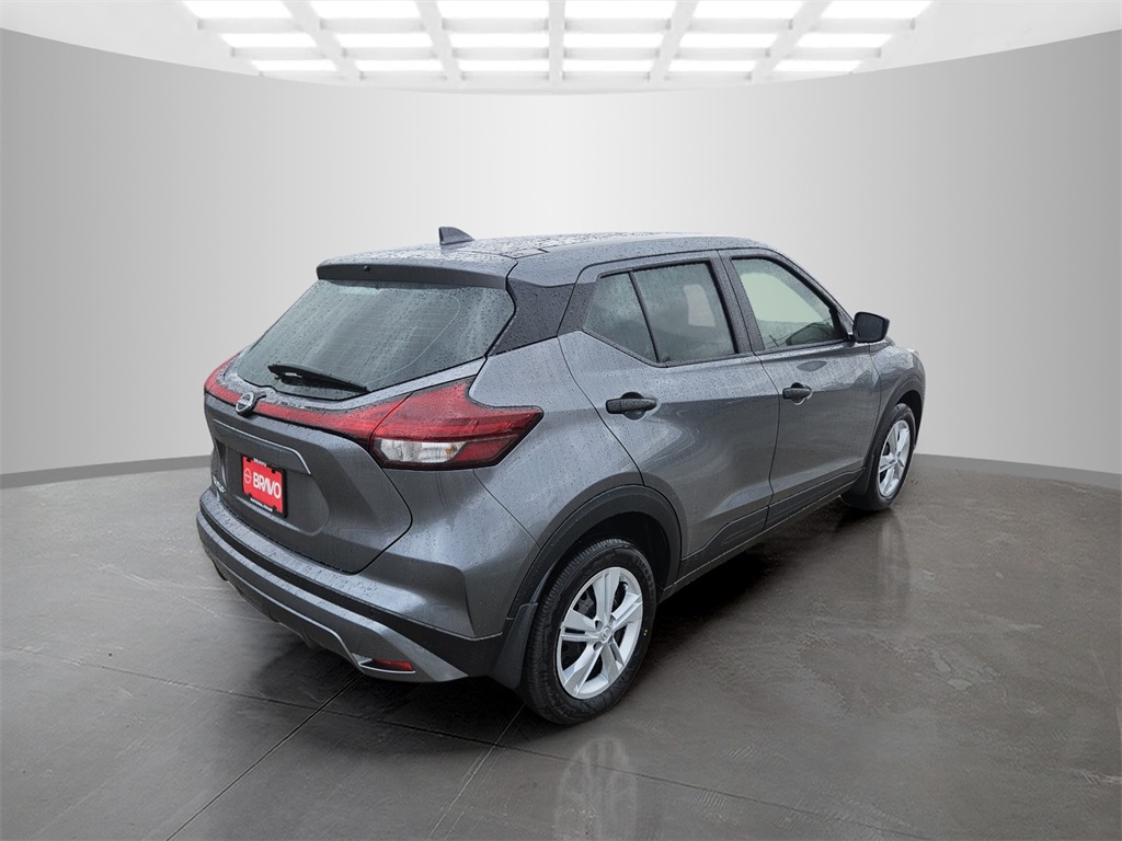 2025 Nissan Kicks Play S photo 5