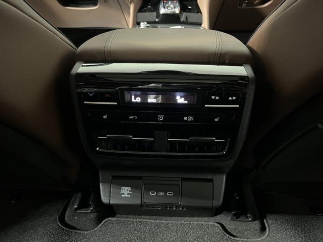 2025 Acura MDX SH-AWD Advance photo 9