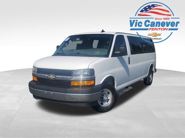 2021 Chevrolet Express Passenger LT's photo