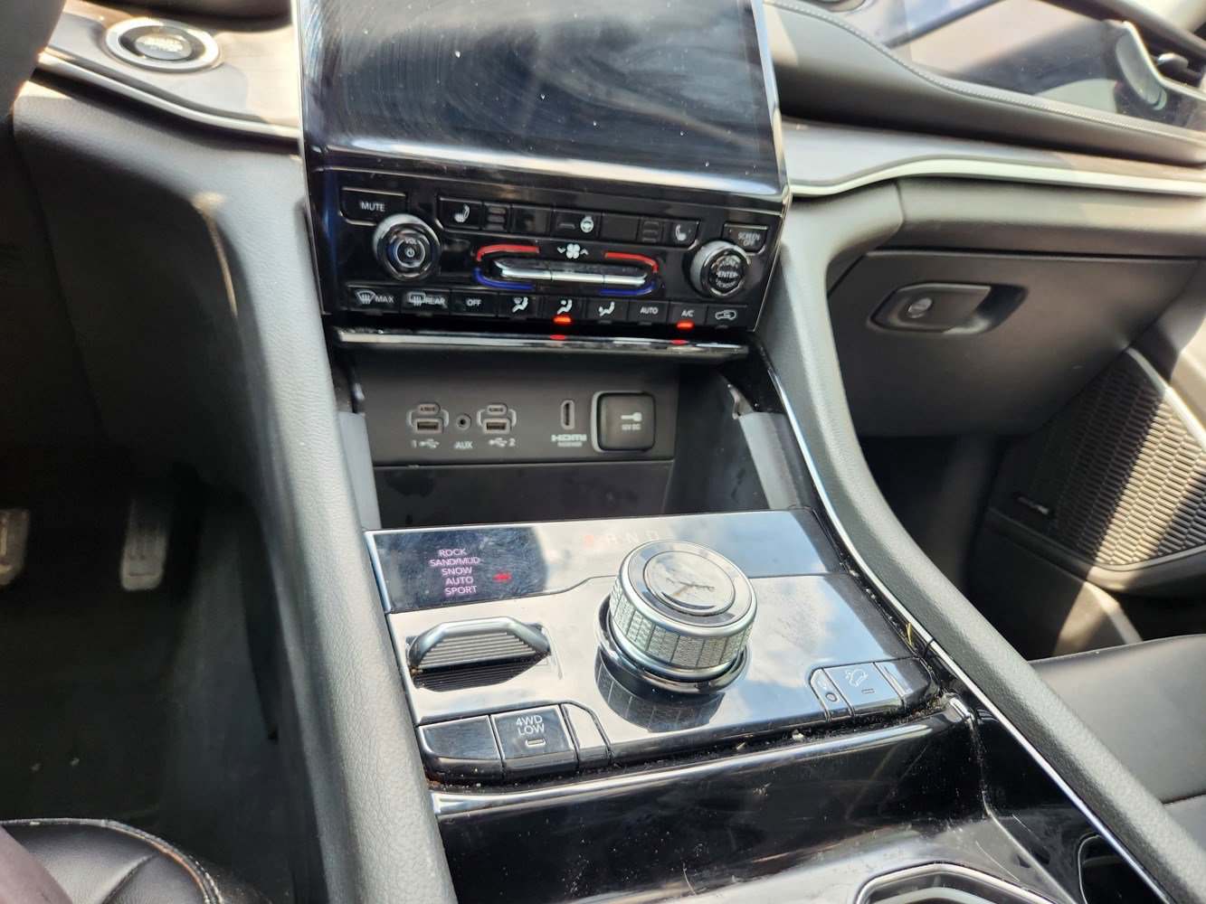 2023 Jeep Cherokee Base photo 12