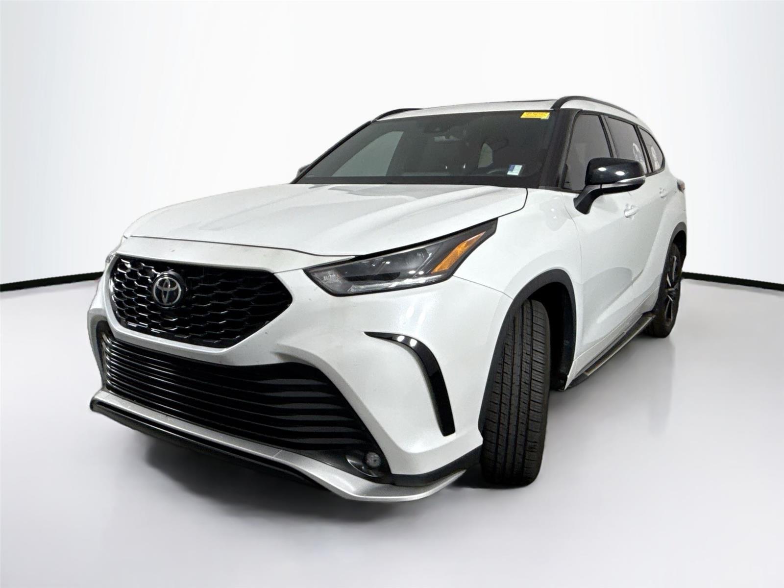 2022 Toyota Highlander XSE photo 2