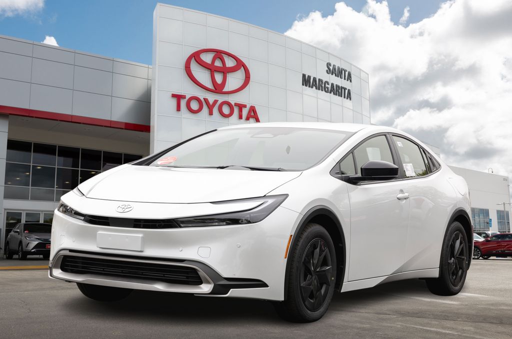 2026 Toyota Prius SE's photo