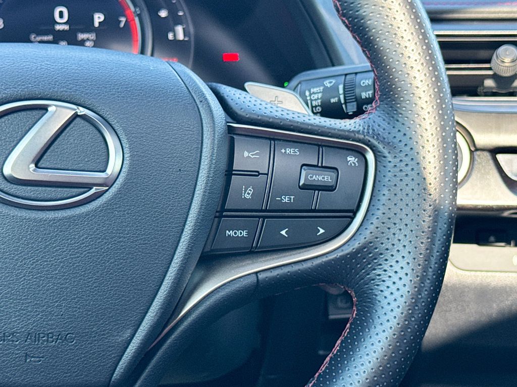 2022 Lexus UX 200 F SPORT photo 23