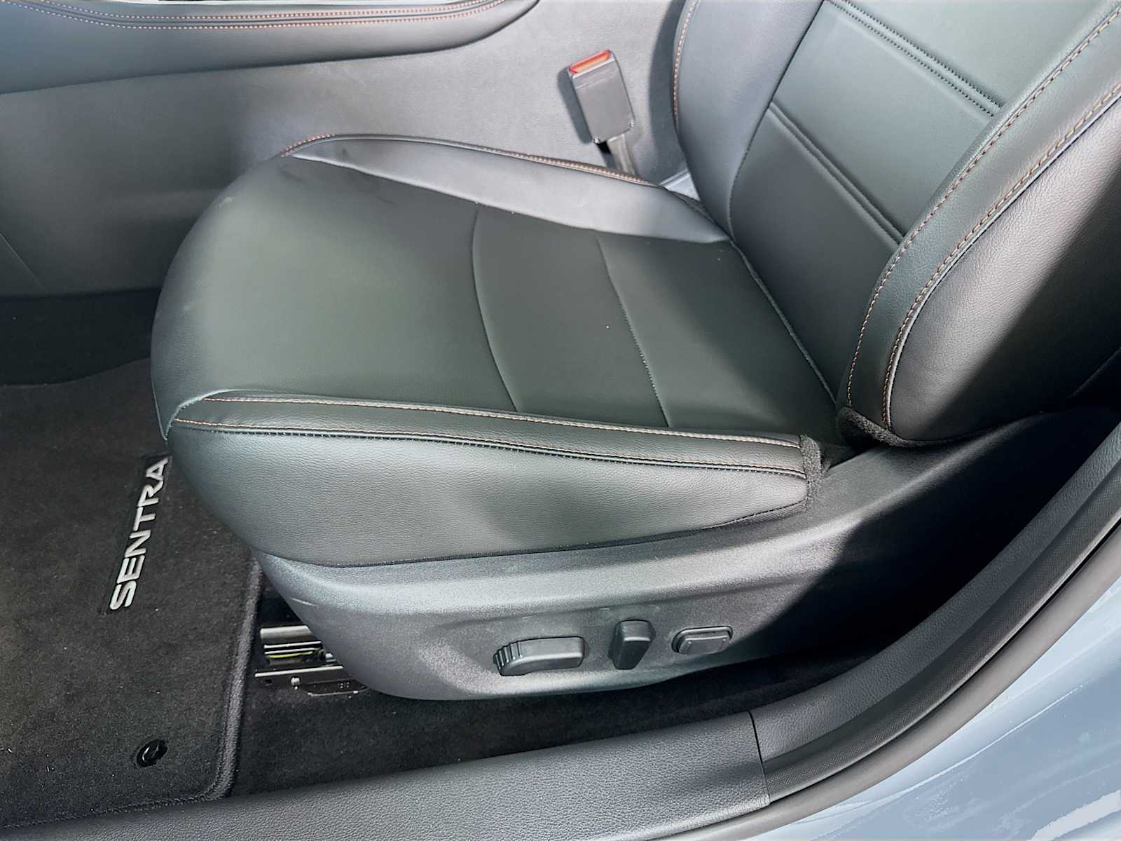 2024 Nissan Sentra SR photo 18