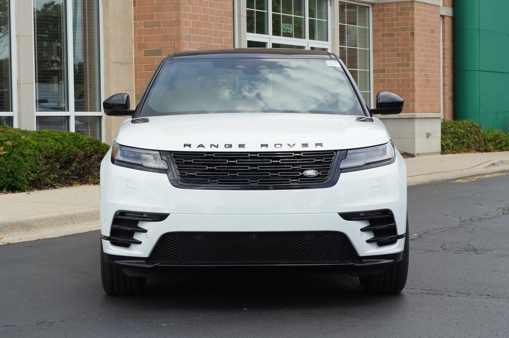 2026 Land Rover Range Rover Velar SE photo 3