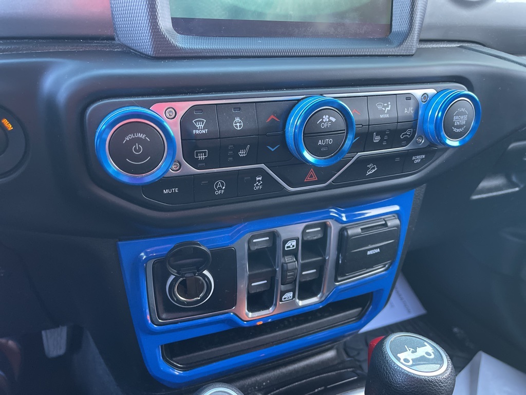2020 Jeep Wrangler Unlimited Sahara photo 5