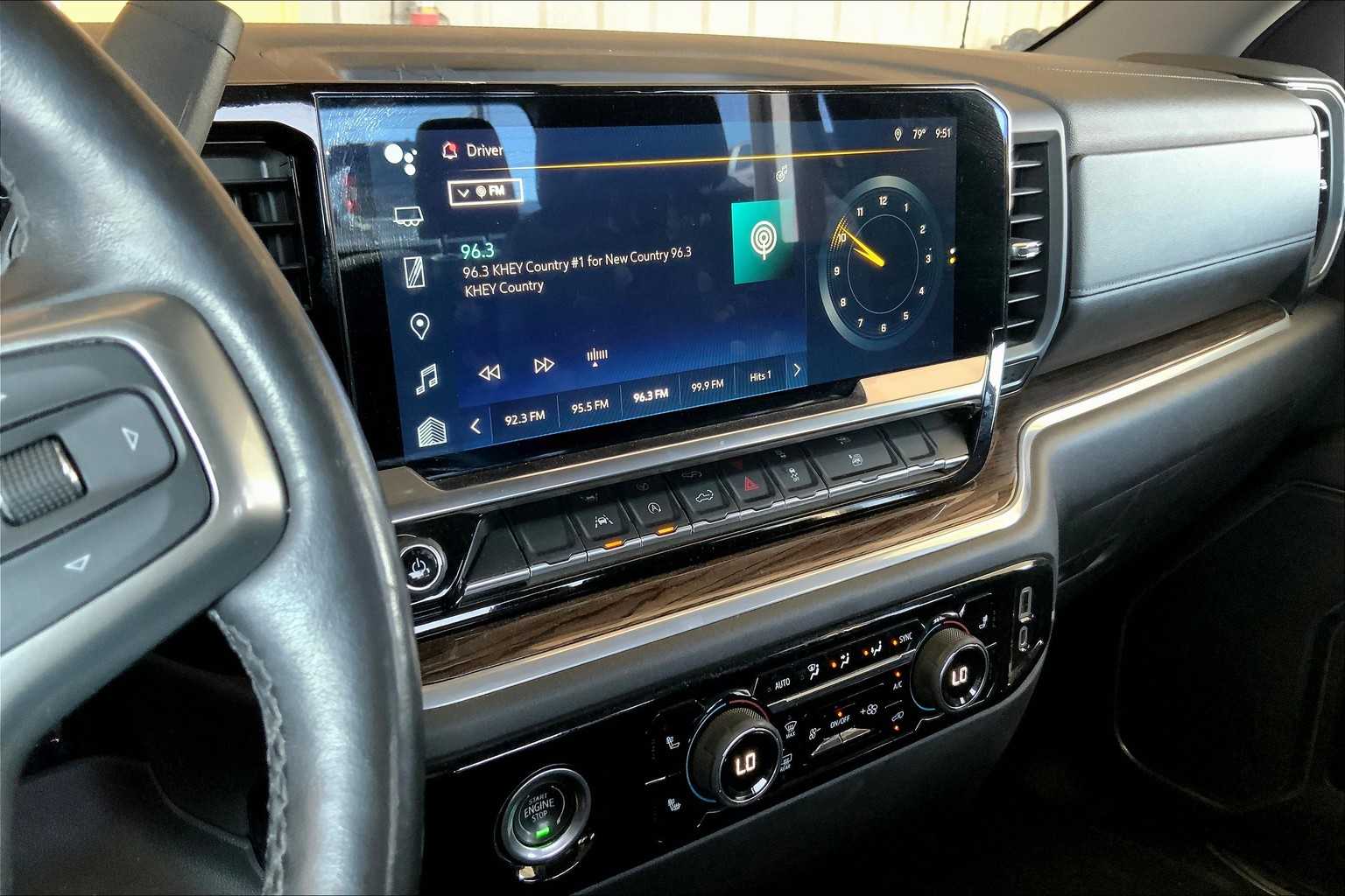 2022 Chevrolet Silverado 1500 LT photo 6