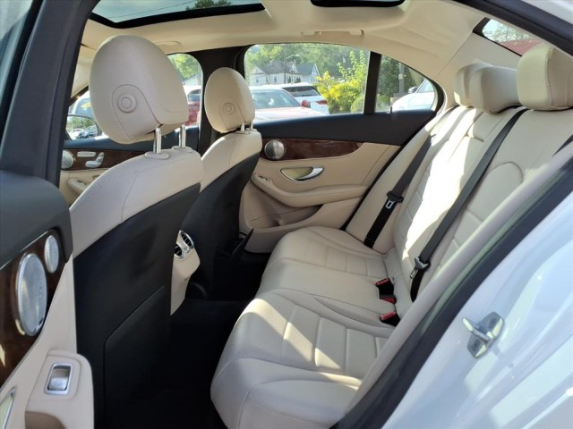 2015 Mercedes Benz C 300 photo 13