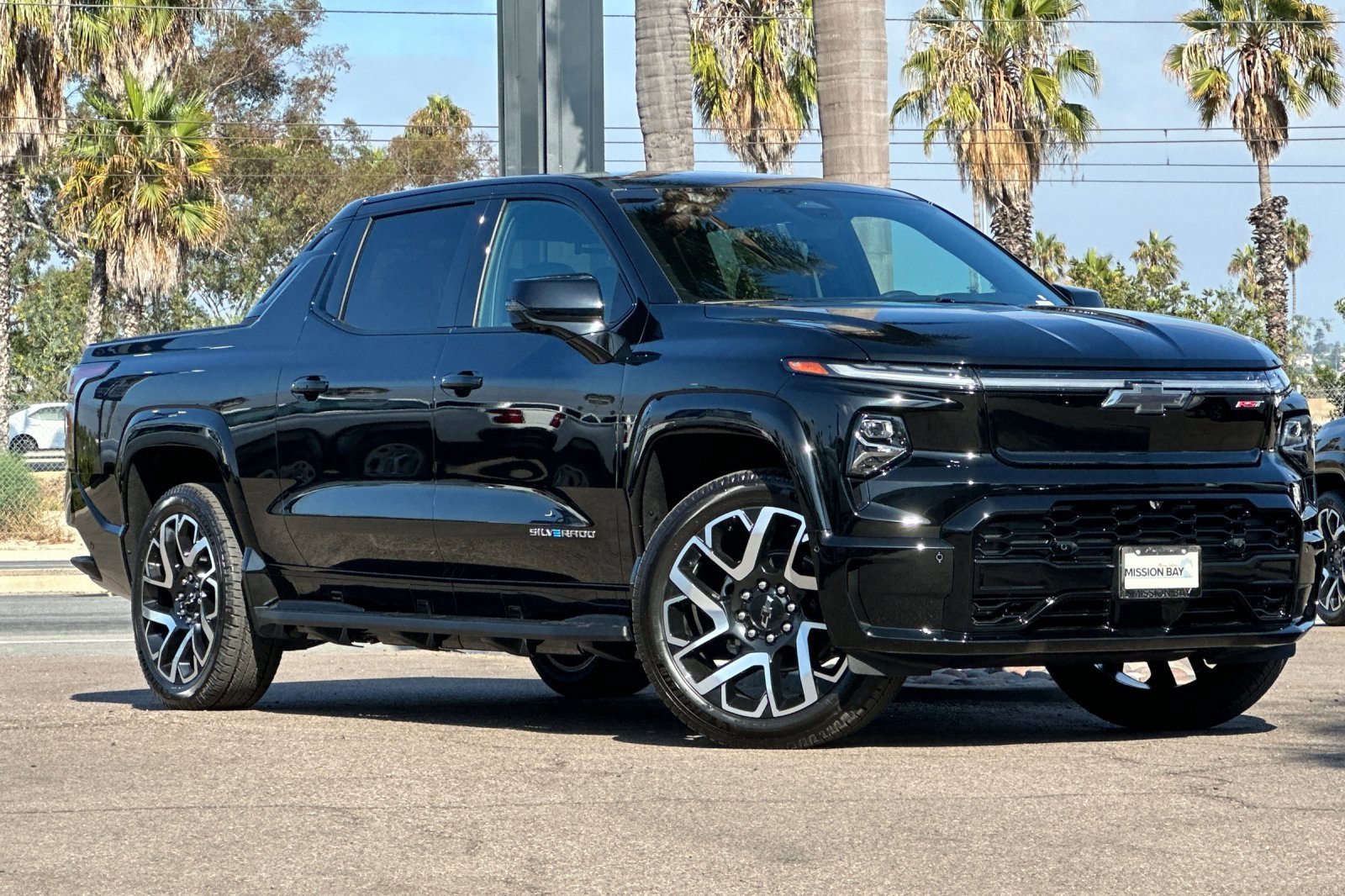 2024 Chevrolet Silverado EV RST photo 2