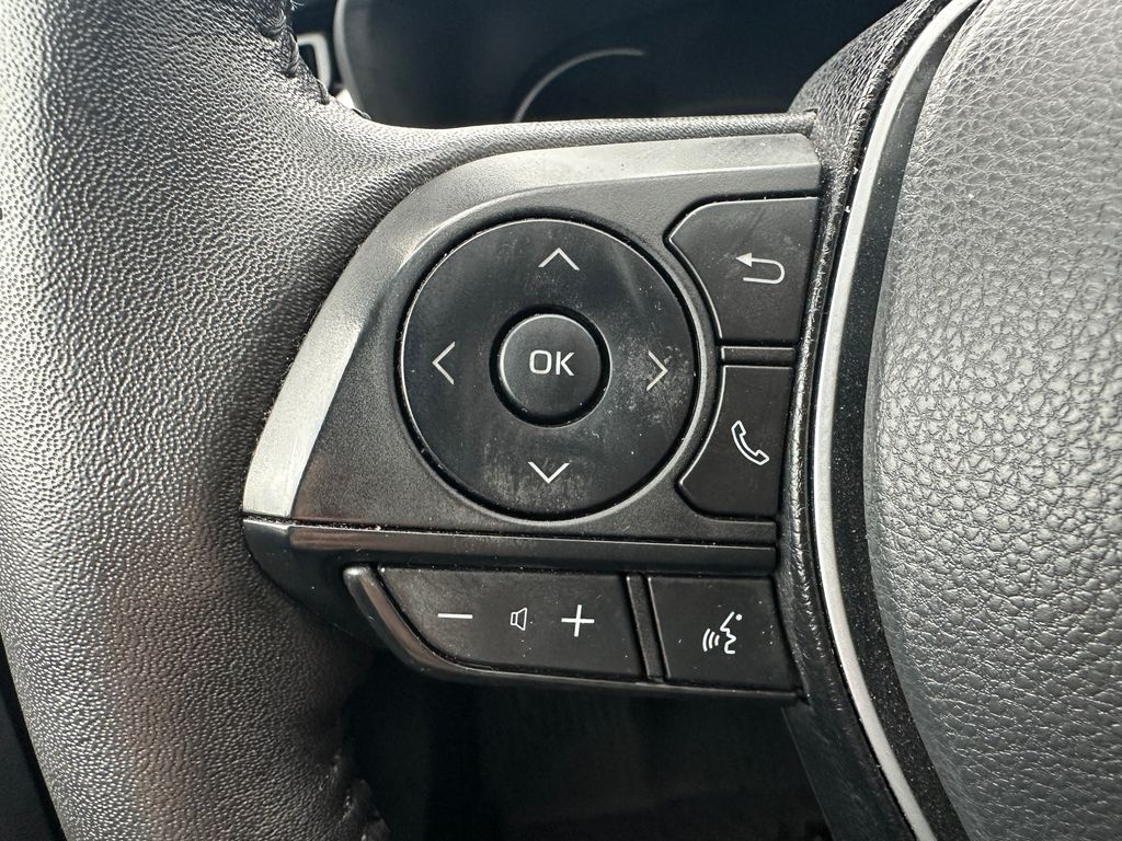 2024 Toyota RAV4 XLE photo 19