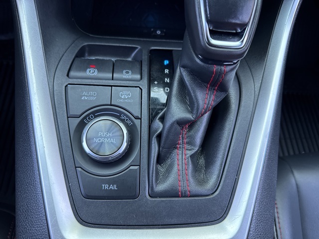 2022 Toyota RAV4 Prime XSE photo 32