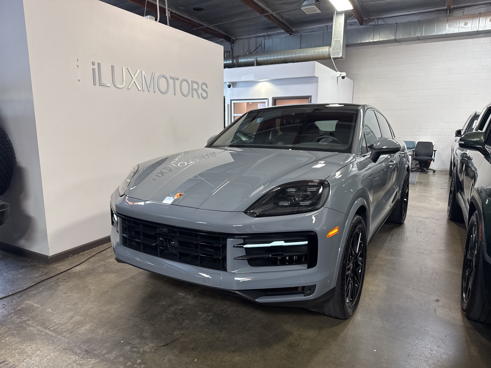 2024 Porsche Cayenne Coup Base's photo