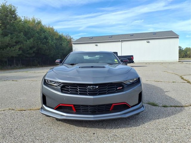 2022 Chevrolet Camaro LT1 photo 2