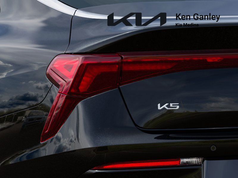 2026 Kia K5 GT-Line photo 5